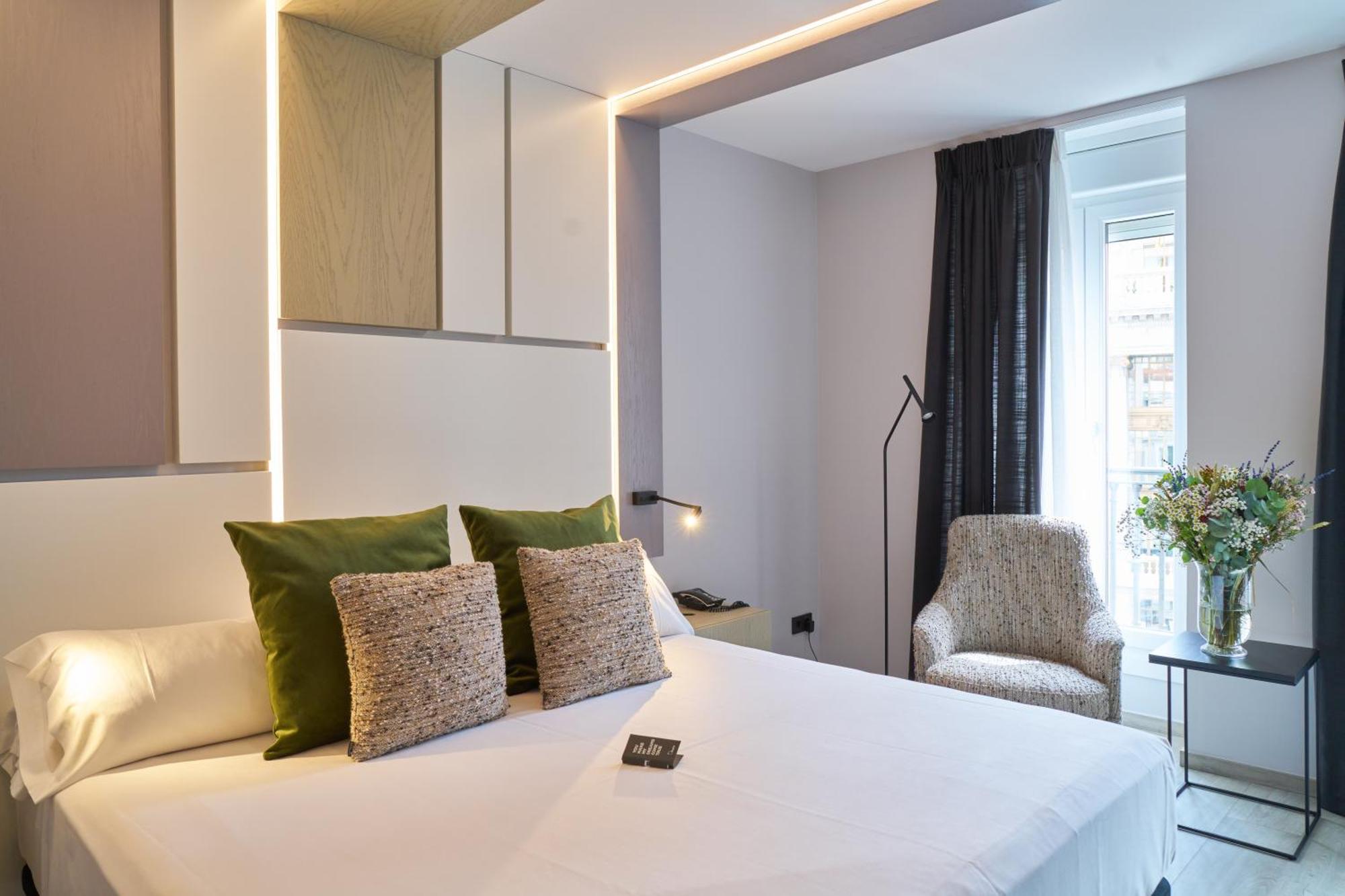 Hotel Regina Madrid Esterno foto