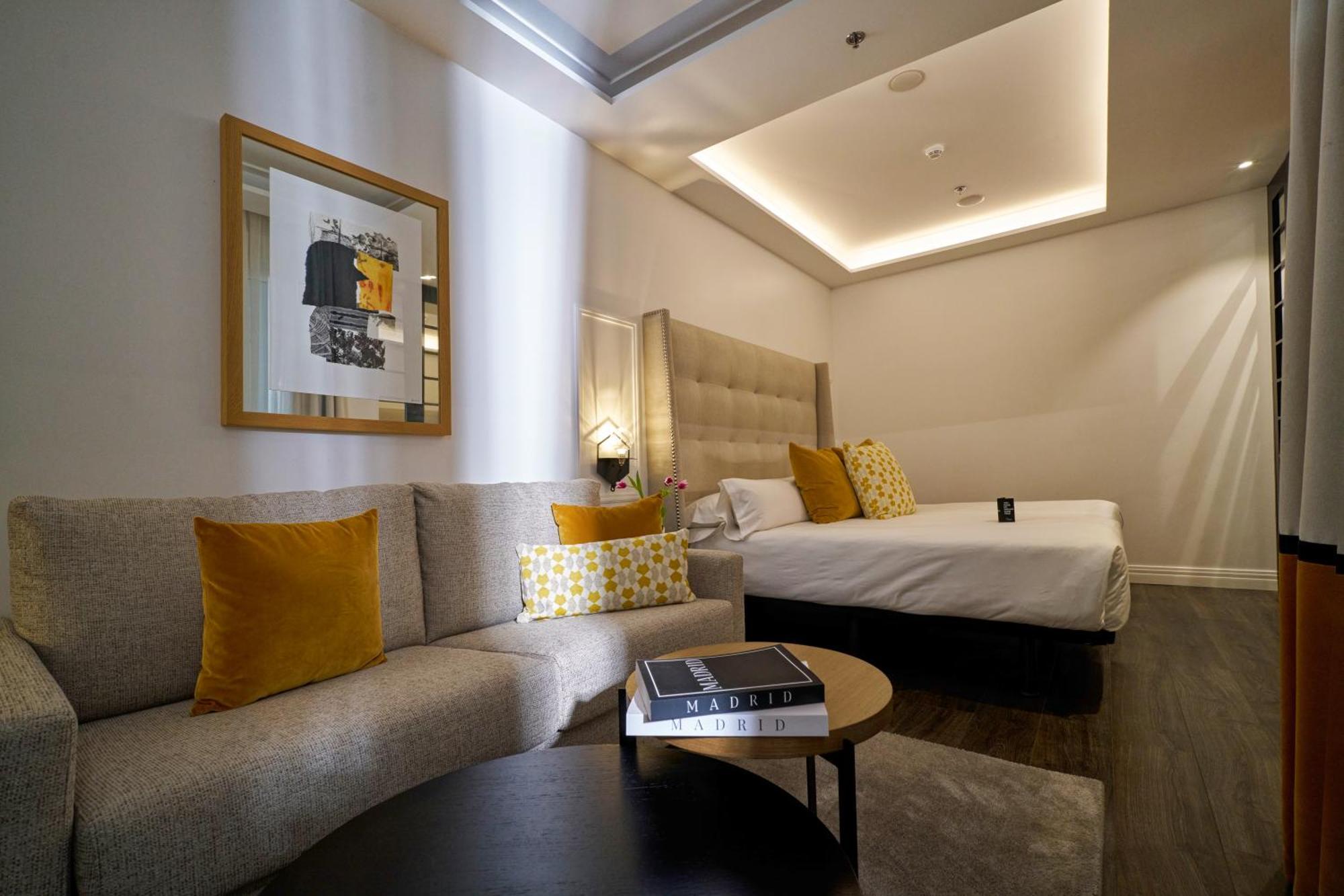 Hotel Regina Madrid Esterno foto