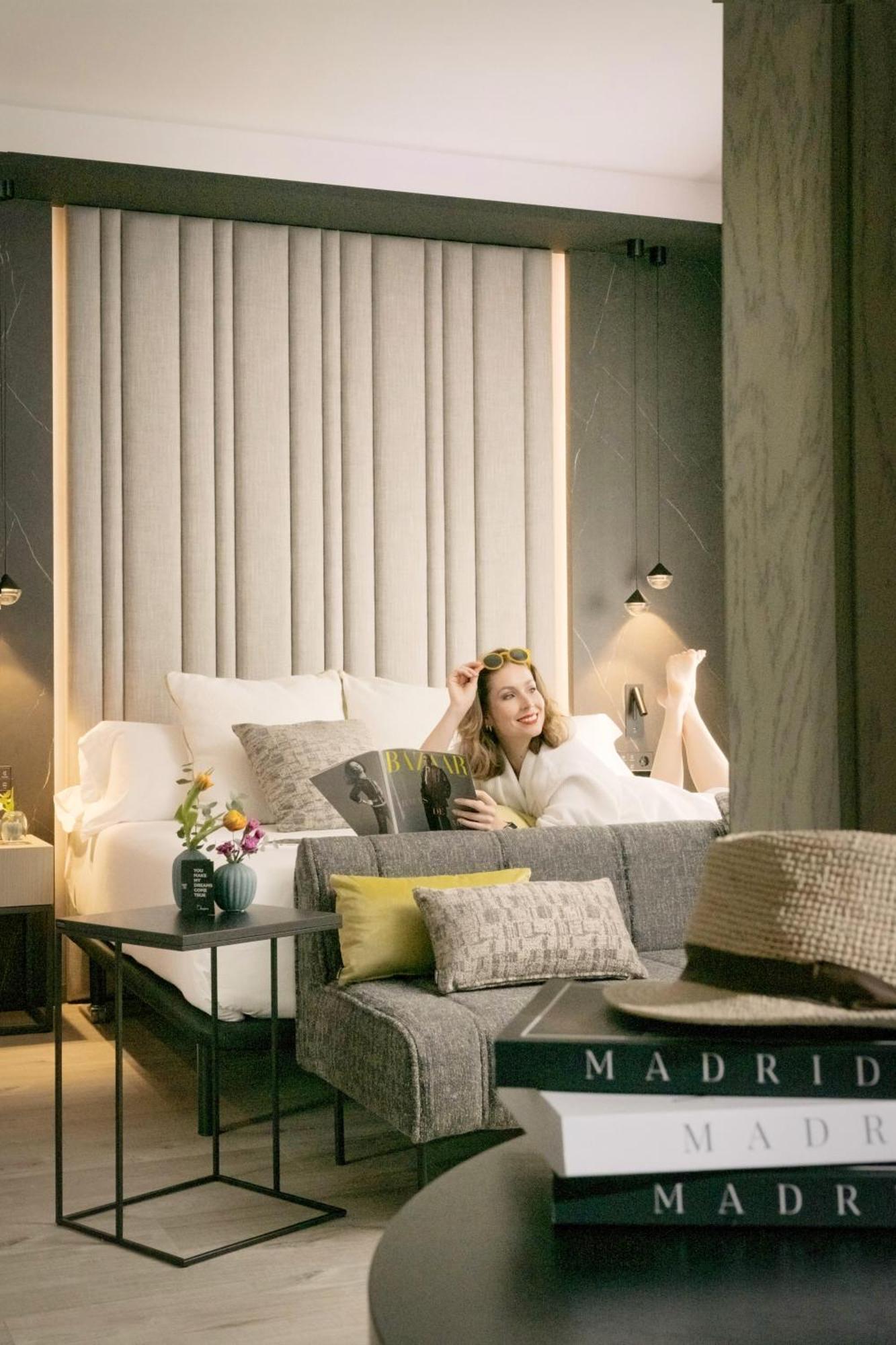 Hotel Regina Madrid Esterno foto
