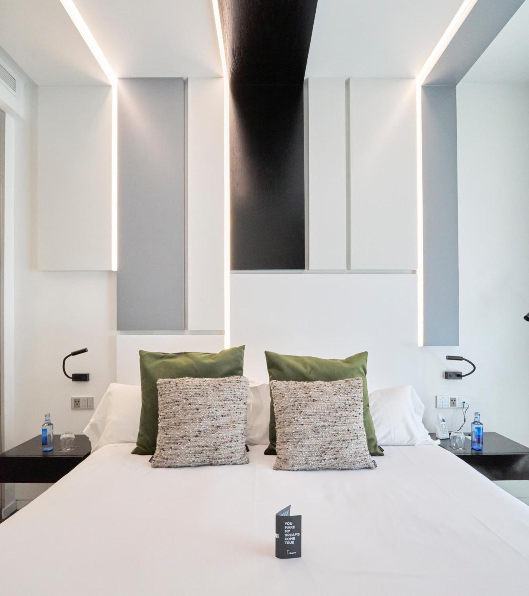 Hotel Regina Madrid Esterno foto